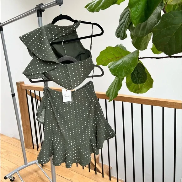 Two piece set - green with white polka dots - skirt and top - Picture 2 of 2